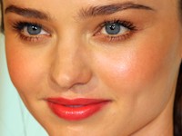 Kuiltjes in de wangen (cheek dimples)