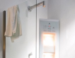 Sunshower medical UVB equipment for the shower